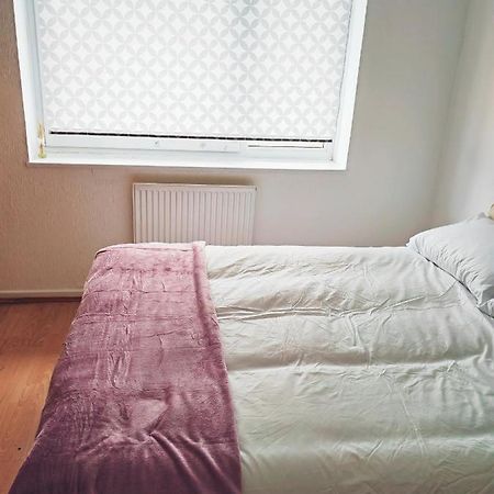 Holiday Home Манчестер Экстерьер фото